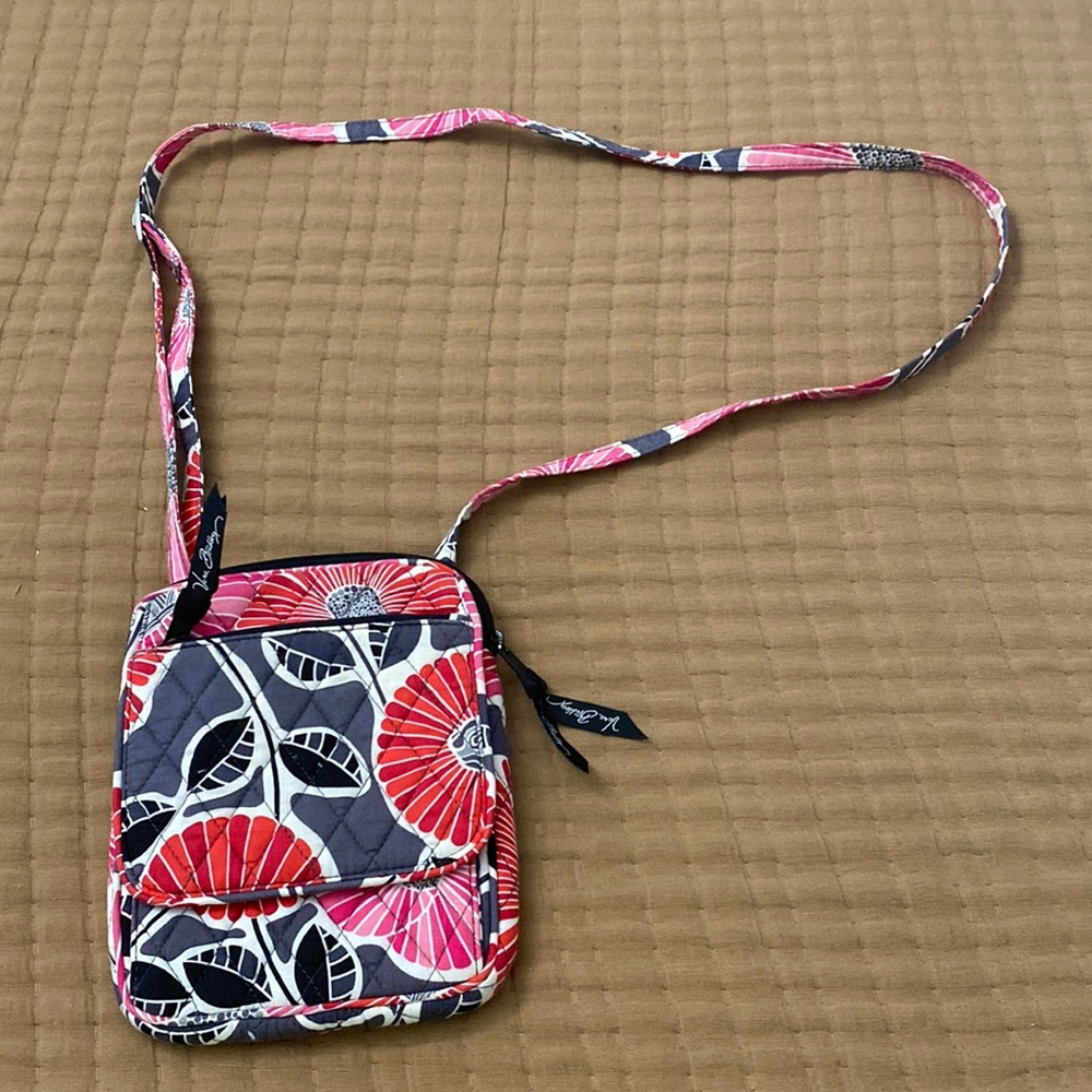 VERA BRADLEY crossbody bag!💗